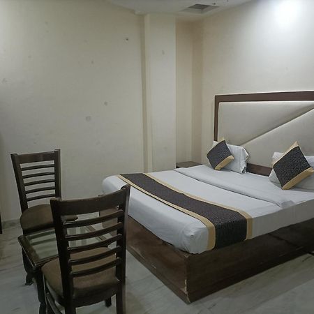 Hotel Ringer New Delhi Exterior photo