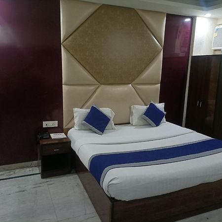 Hotel Ringer New Delhi Exterior photo