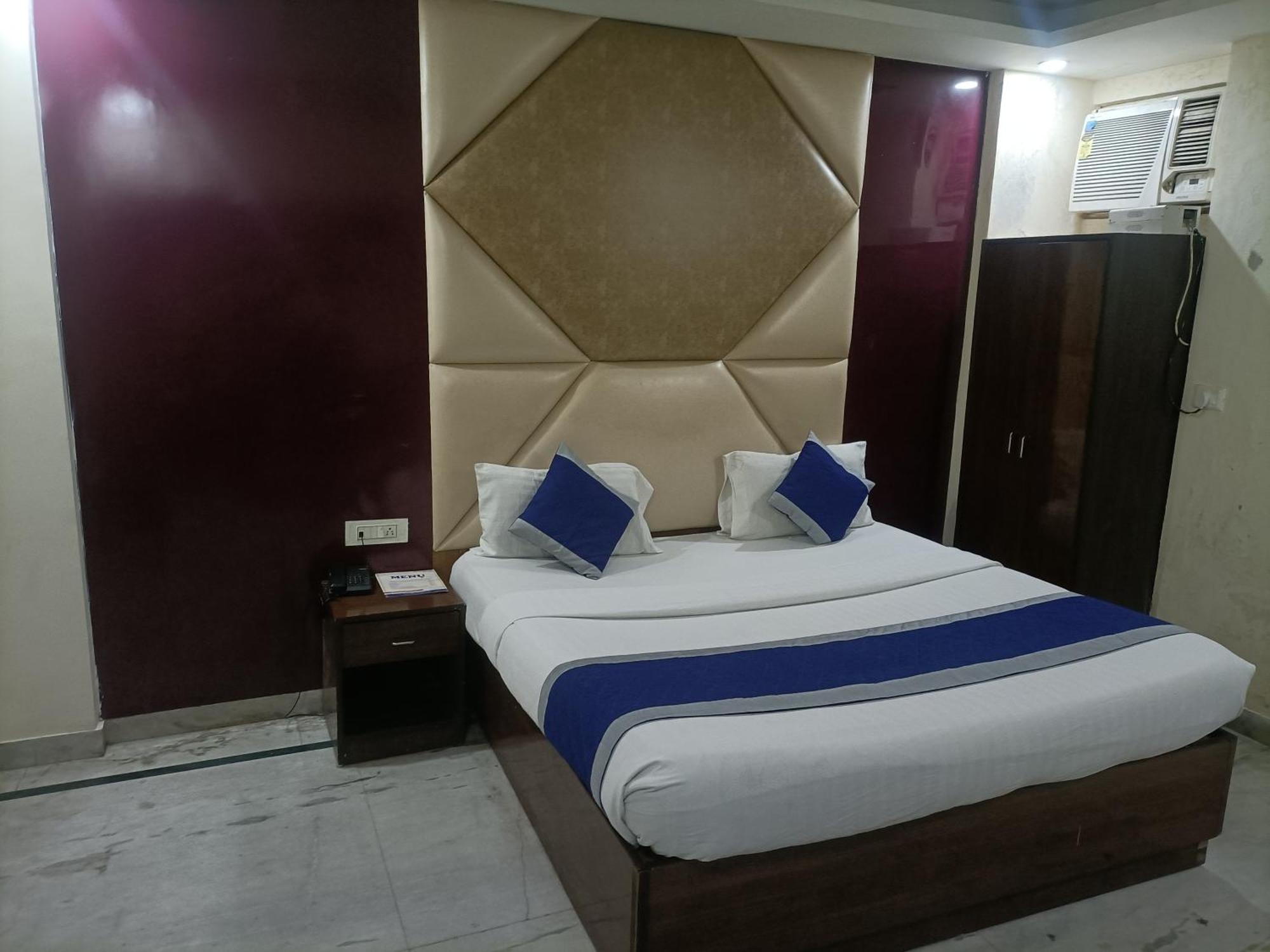 Hotel Ringer New Delhi Exterior photo